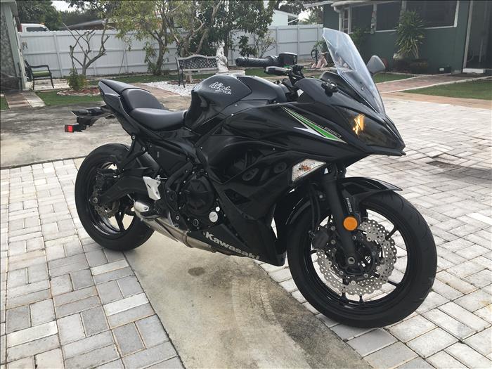Moto Kawasaki Ninja 650 ABS